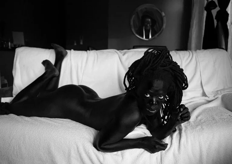 Exposition - Corps et âmes, Bourse de Commerce : peinture, sculpture, photographie, vidéo et performance. Le corps se fait trace, revendication, fluide, pulsation, énigme